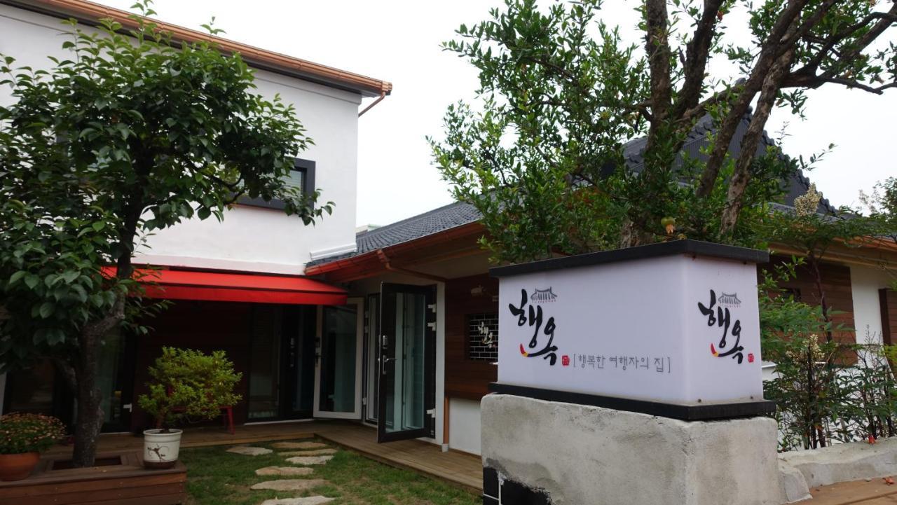 Haengok Guesthouse Jeonju Bagian luar foto