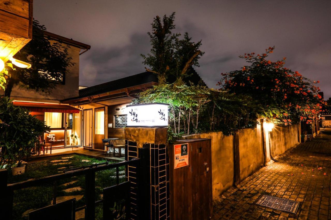 Haengok Guesthouse Jeonju Bagian luar foto