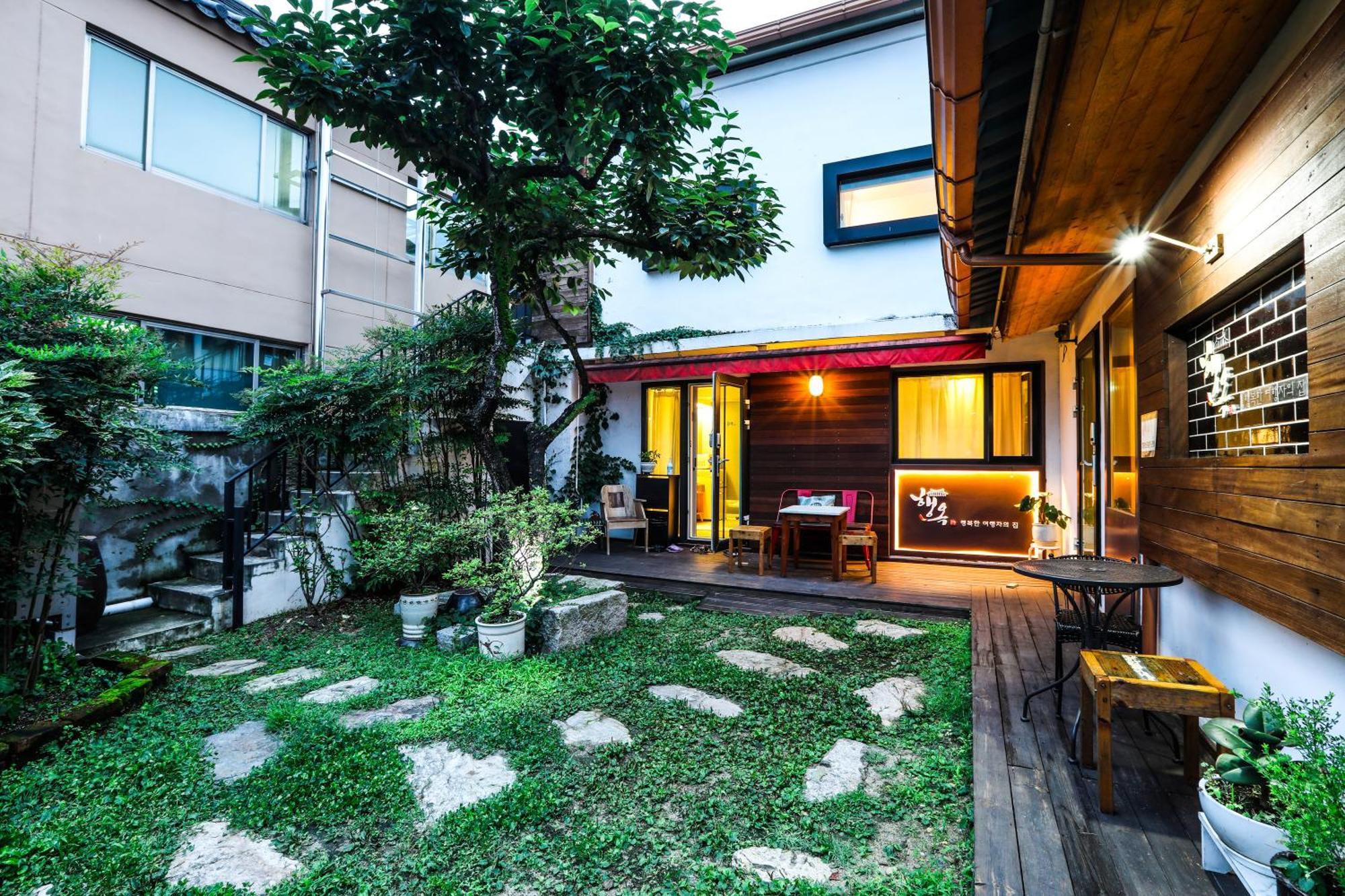 Haengok Guesthouse Jeonju Bagian luar foto